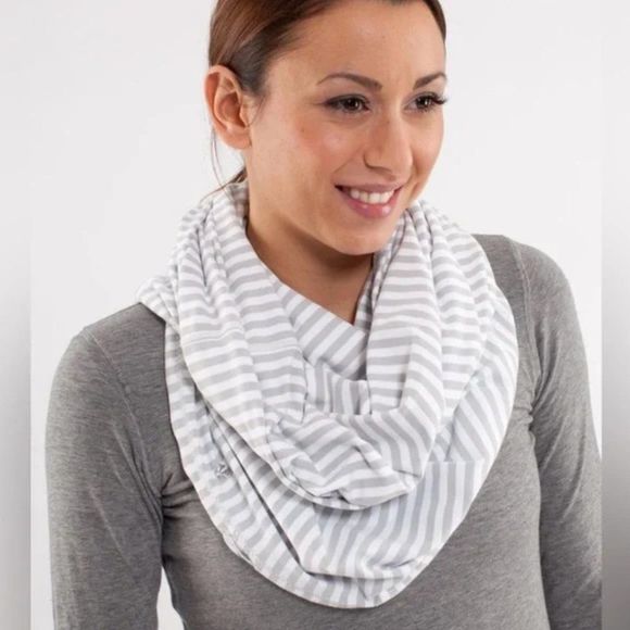 Lululemon infinity multiway convertible scarf with drawstring, grey - Picture 3 of 6